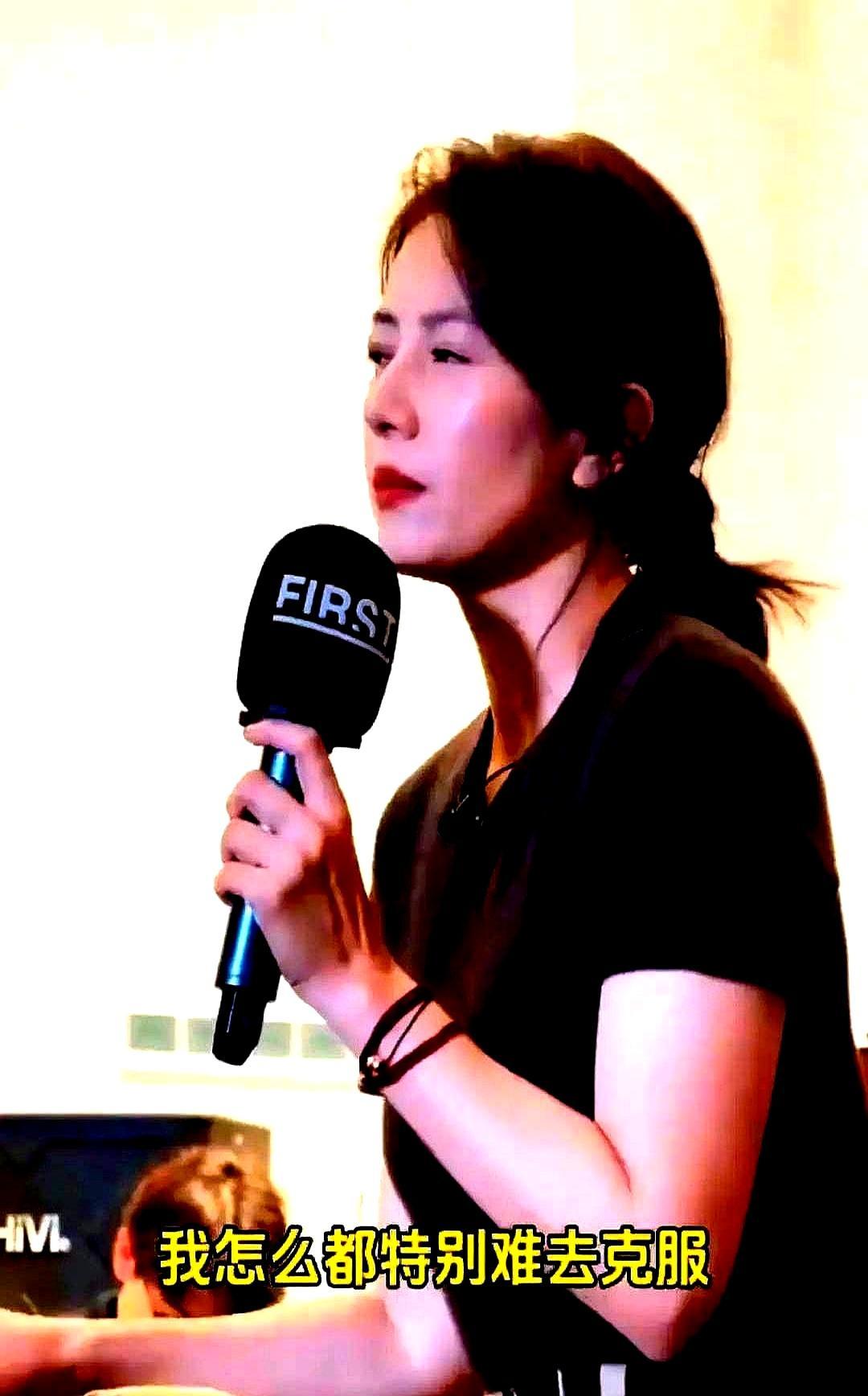 高圆圆一句话，戳破了多少婚姻的假象。2026年新节目里聊到赵又廷抽烟的习惯