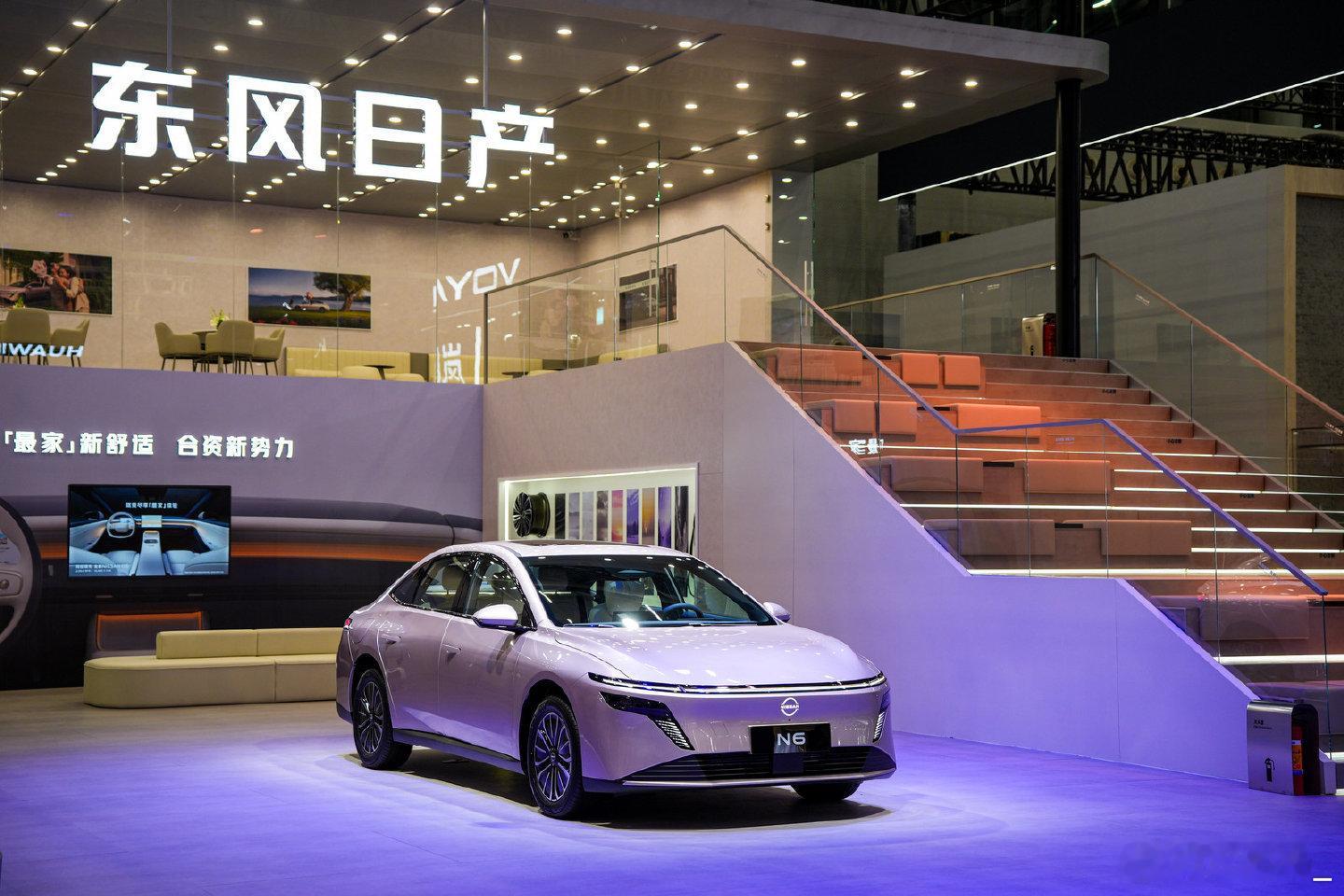 天籁这个价格，12.99万起真的是现在消费者花的钱真值呀燃油车的智能短板今天被东