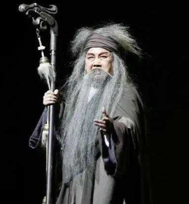 公元前95年的晚上，苏武正躺在羊圈外睡觉。突然，一个匈奴美女钻进他的被窝。苏武生