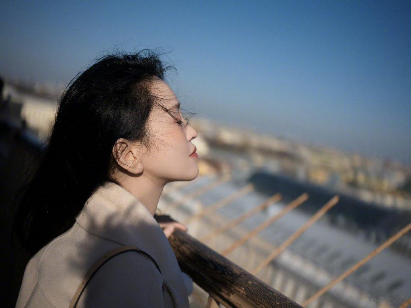 金莎称完全接受如此普通的自己金莎叫自己金大智金莎分享相处心得，提倡多鼓励少争执，