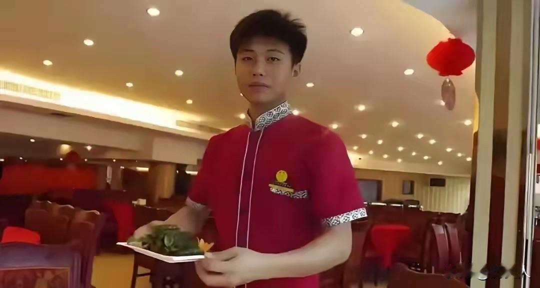 太会赚！高考男孩打1800元暑假工，全家轮番光顾，老板直呼捡到宝赚大发了!