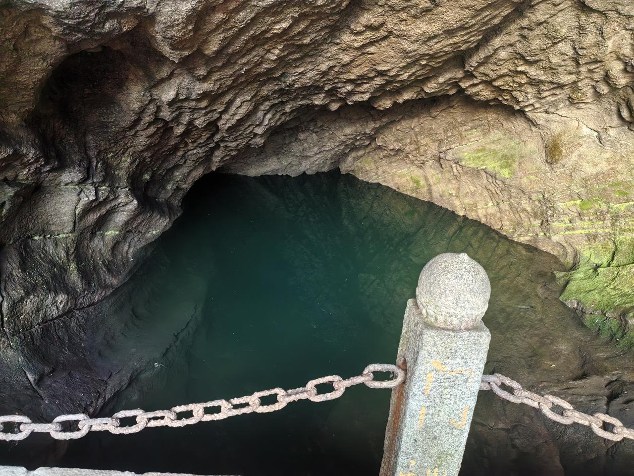 吉尼斯世界纪录上最小的湖本溪湖没想到我大辽宁还有吉尼斯世界纪录进洞里边看湖的