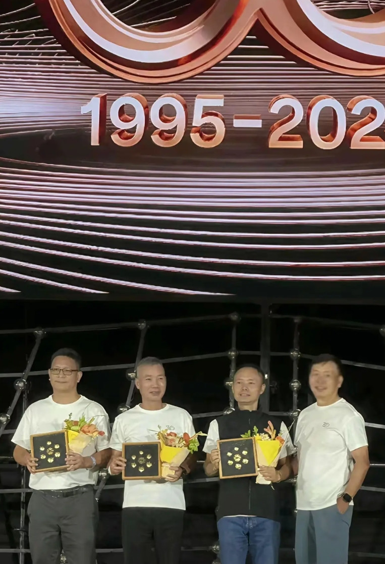 全网寻找OPPO员工，一起为OPPO庆生，OPPO手机真的越来越好，号称苹果下一