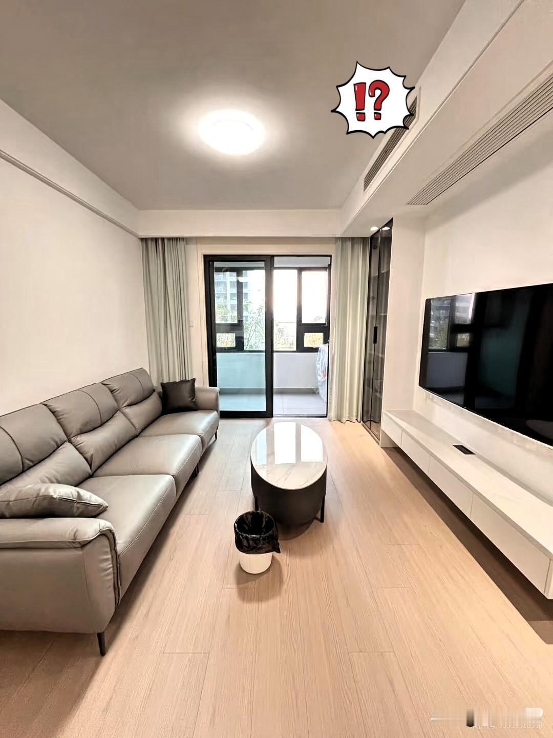 昨天，弟弟打电话跟我借钱，说买房还差15万，让我帮他。我说拿不出15万，只能给5