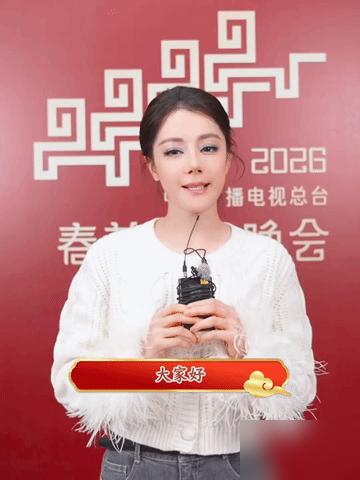 迪丽热巴，脸到底是不是你的？这回，真把观众干沉默了。新剧那僵硬的抖肩舞，一