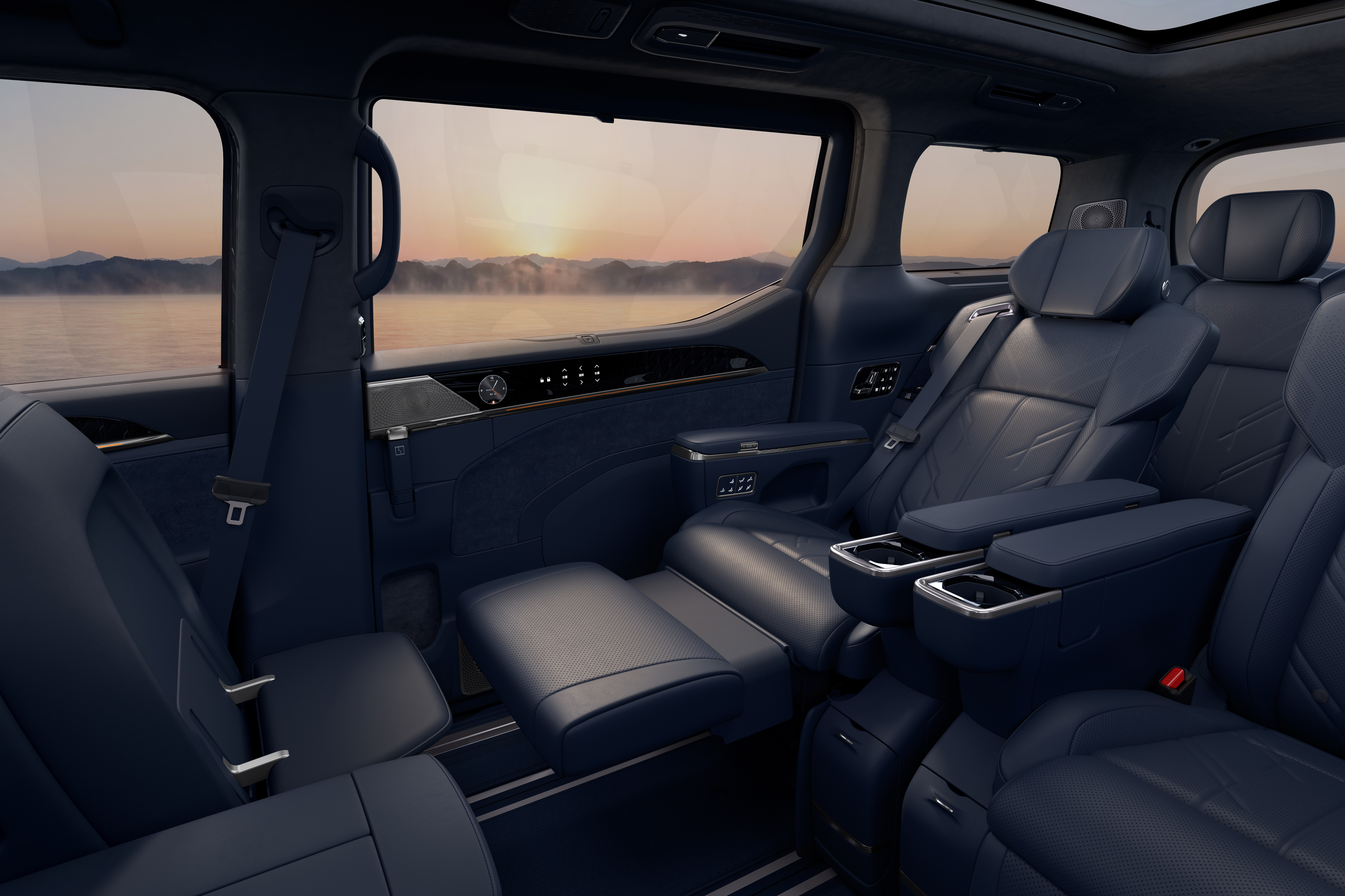 焕新极氪009正式发布并开启预售分六座版和七座版，标配即满配45度迎宾、90度揽