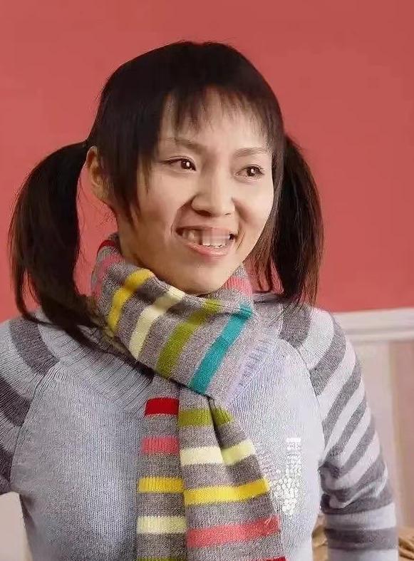 2003年，一位地包天的女孩含情脉脉的对一位“顶流说：我出2000万片酬，你跟我