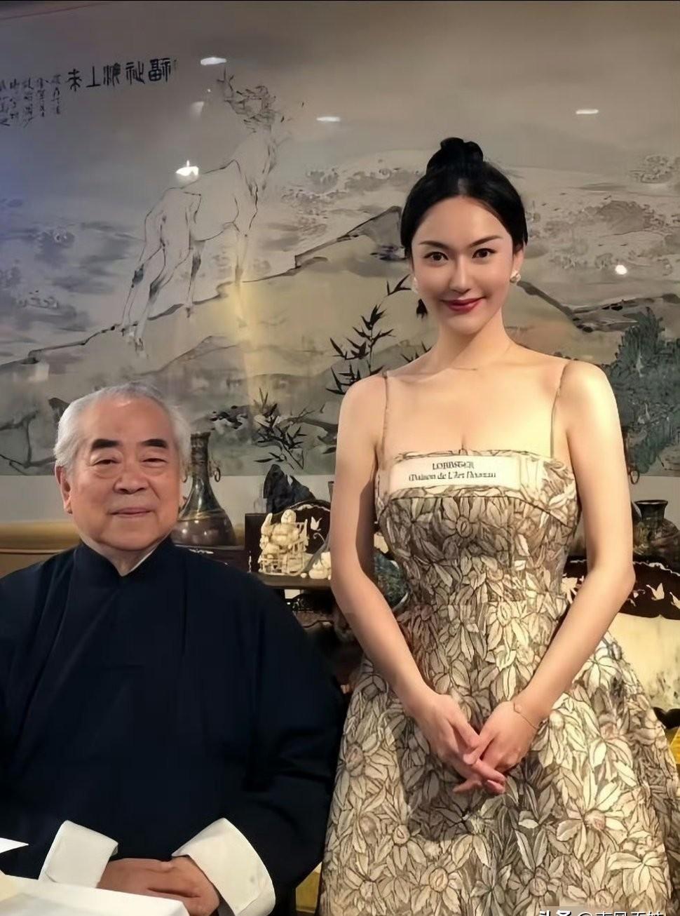 北京顶级月子中心，87岁的画坛名宿范曾，掷出了他人生最重的一笔：与亲生女儿、继子