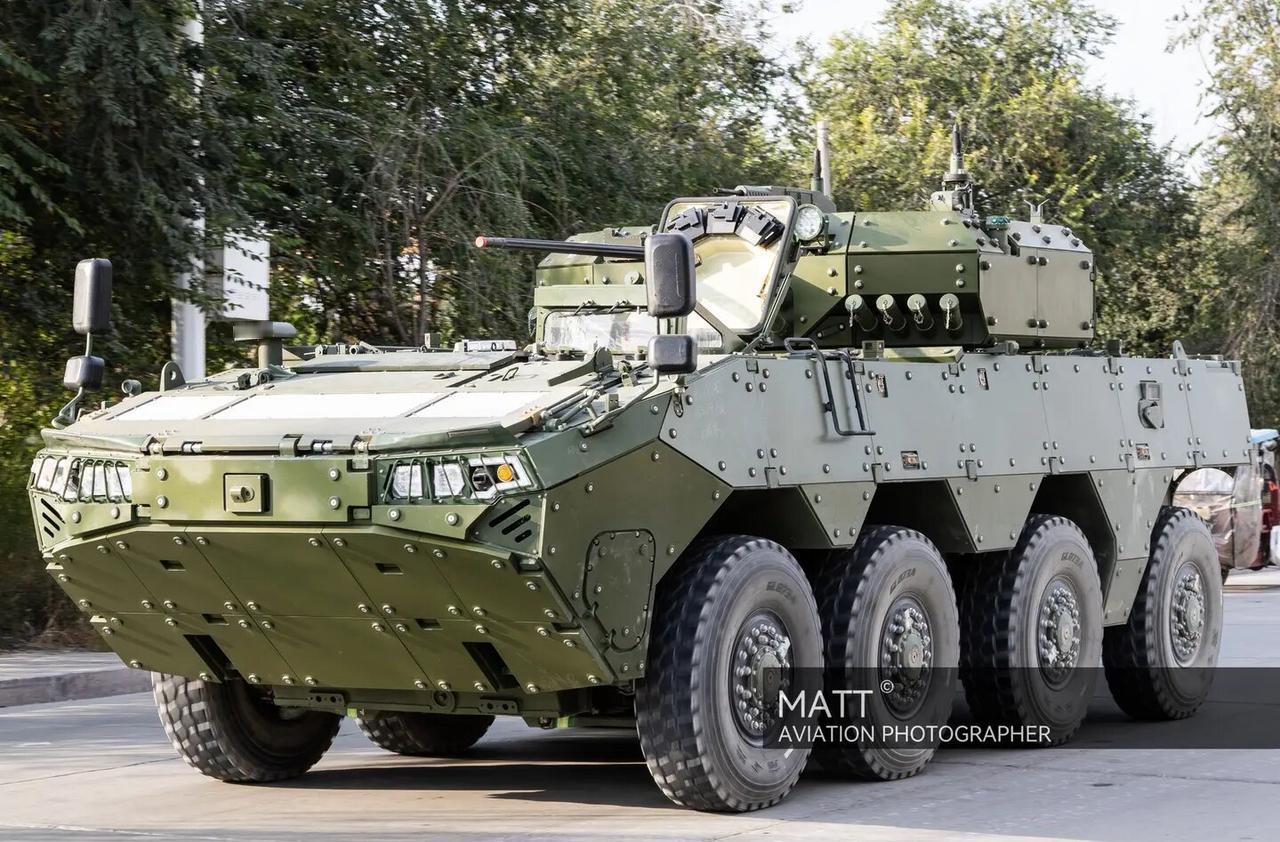 新的大八轮没有参加今年的九三阅兵，但是装备速度一点没有耽误，虽然对比100系列装