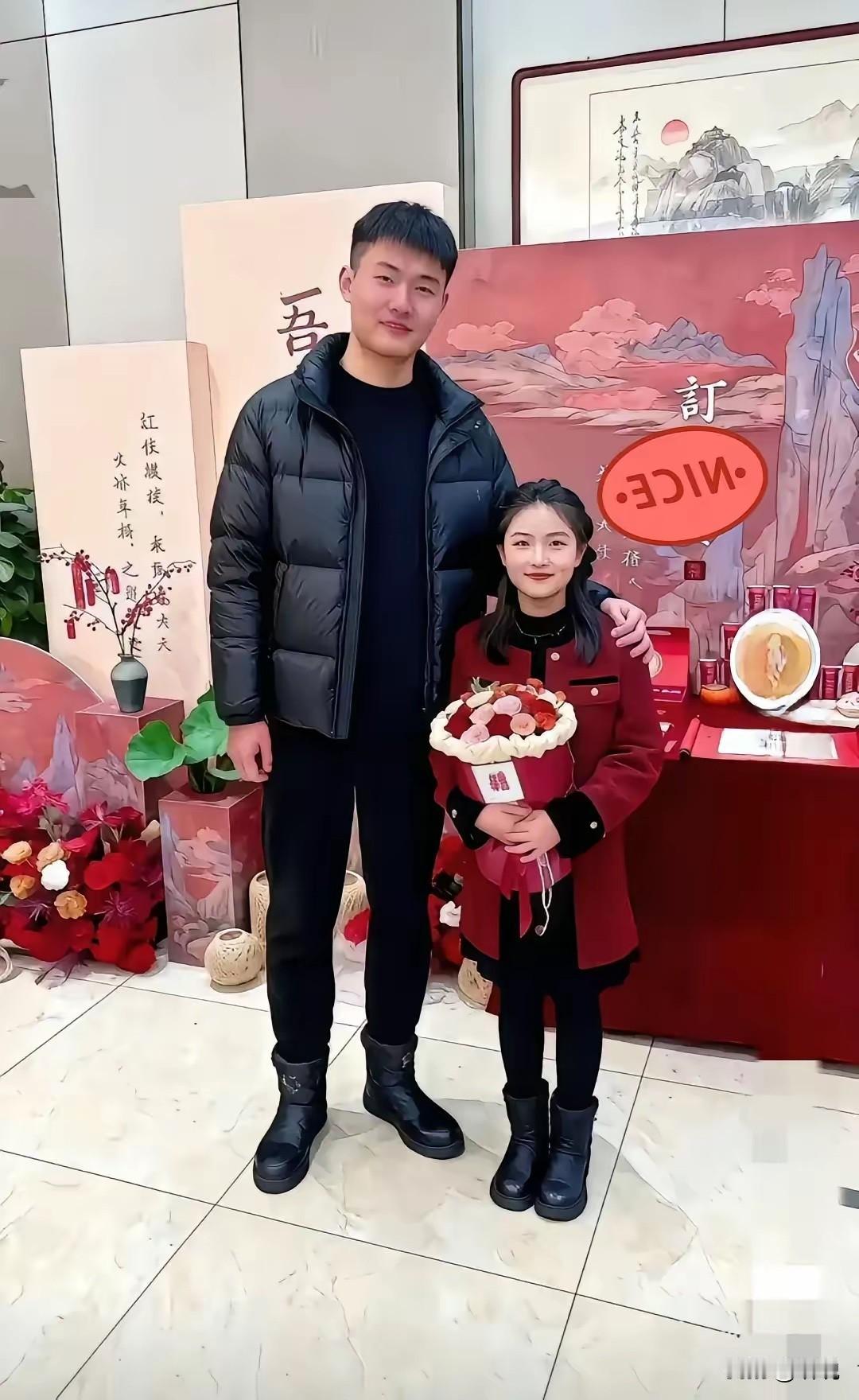 甜蜜订婚，这婚后肯定很幸福吧，估计很快就能有孩子了！