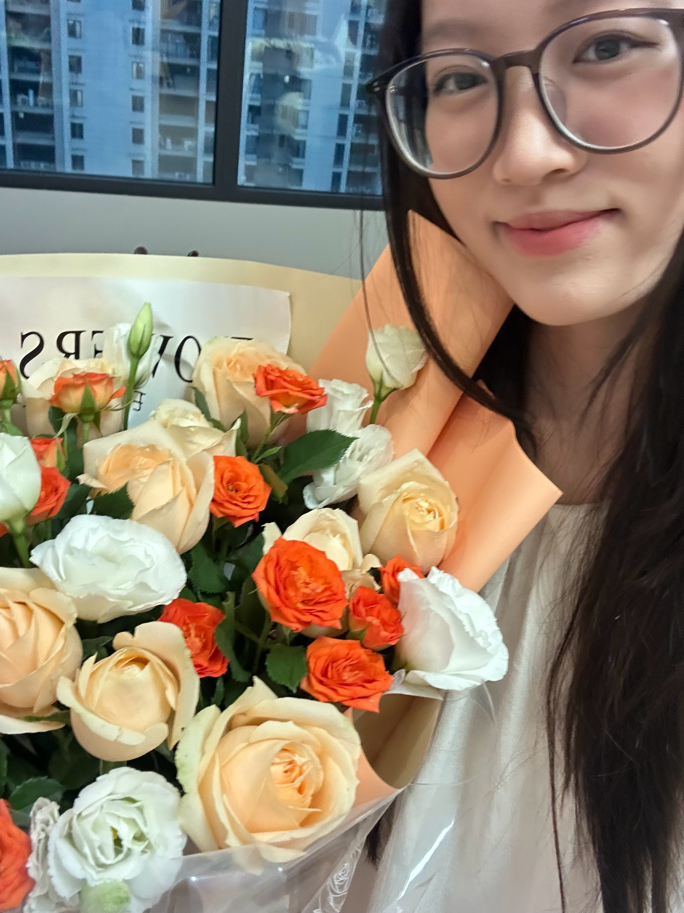 被小狗包围了​​​