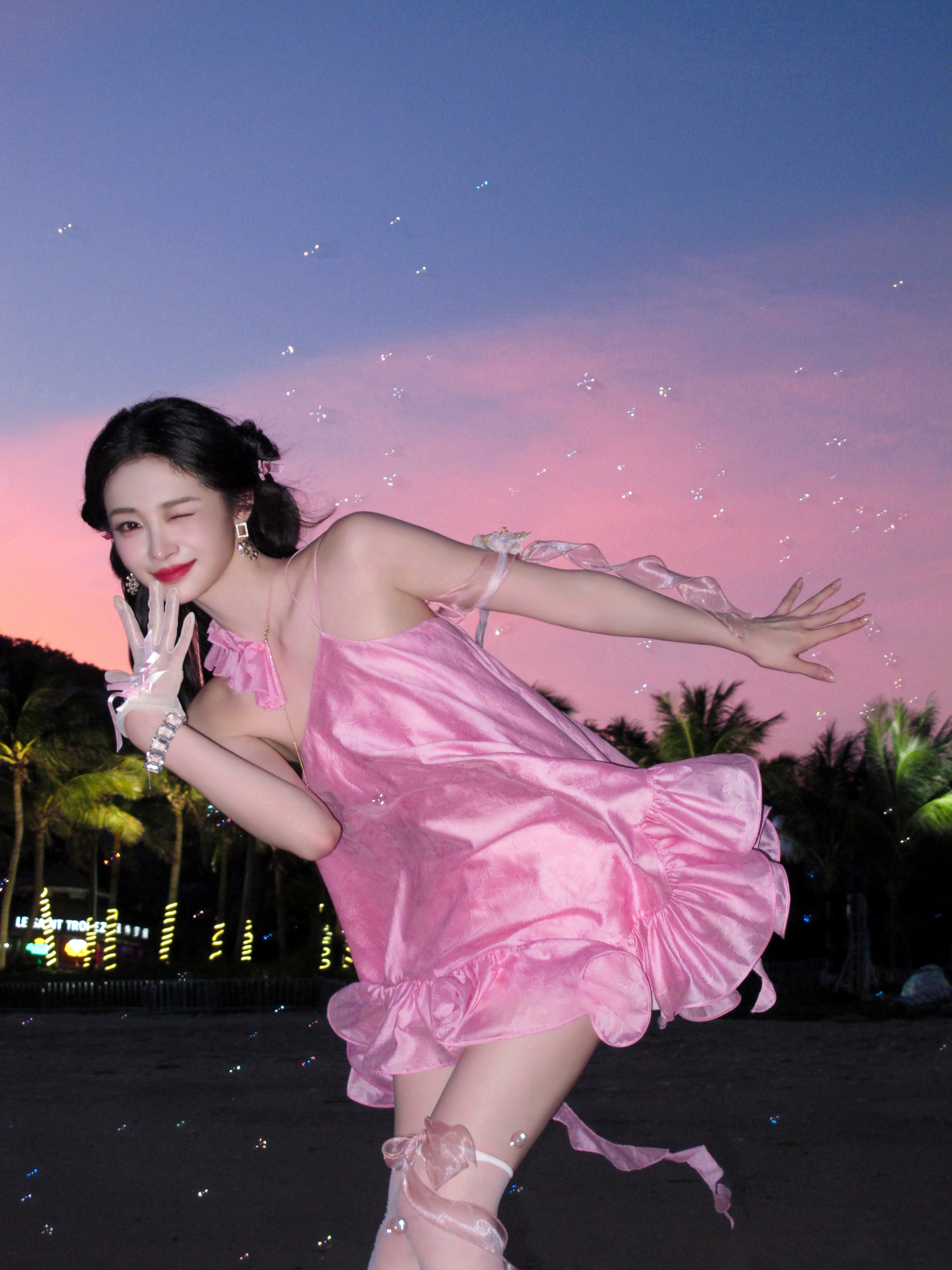 周洁琼美少女降临💗💗💗[点赞]​​​