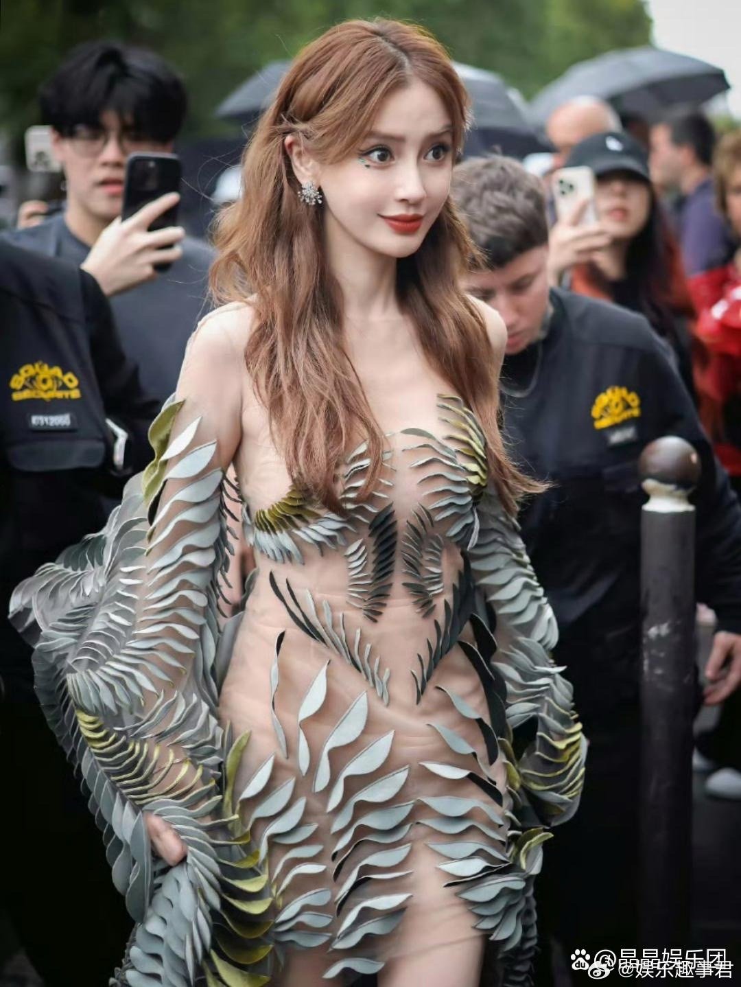 Angelababy一出手便是王炸Angelababy巴黎时装周生视频生图，鼻姐