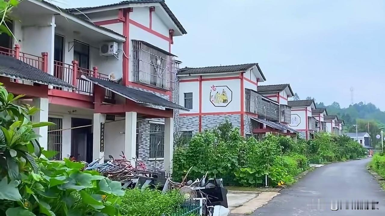 房子还真是买贵不买贱，买涨不买跌啊！如果买房子只盯着便宜的，那以后是一定会后悔