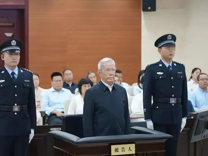 为什么很多贪官的职位已经能够保证他们一生衣食无忧，还要贪污呢？很多没混过体制
