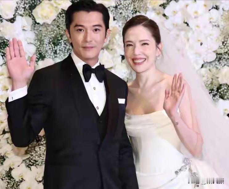 邱泽曾亲手推开杨丞琳，深深伤害唐嫣，两段感情都由他潇洒退场。谁也没想到，一向在感情里占据主动的他，最