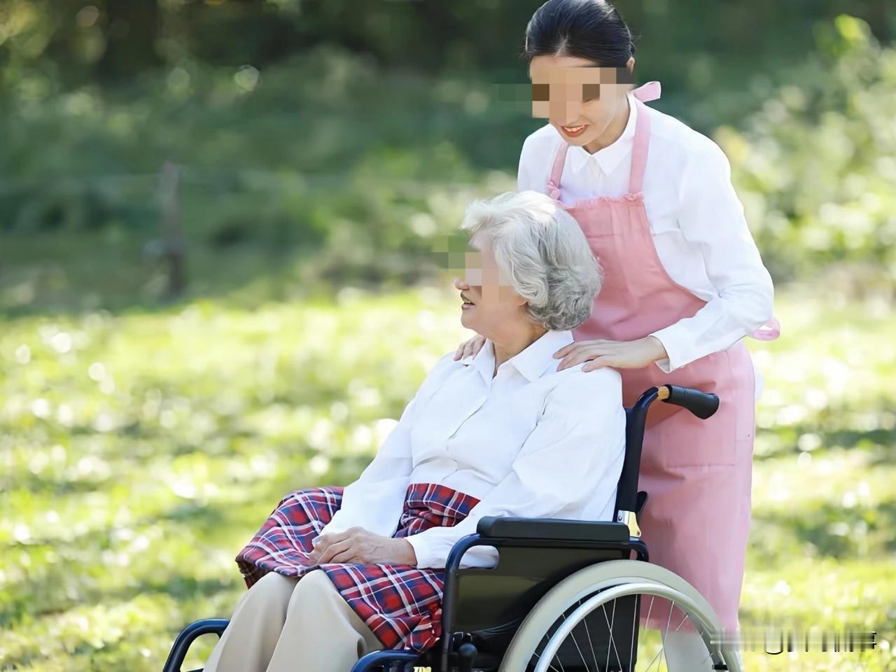 “家贼难防！”深圳，一老太因生活不便，雇了一位住家保姆。然而，保姆在照料老人期间