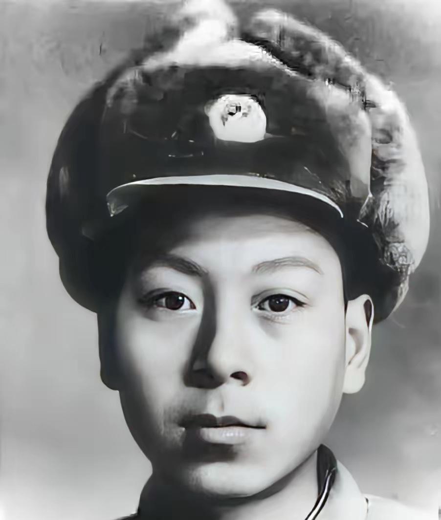 1962年11月18日喀喇昆仑山下，我军边防一个连掉进印军埋伏圈，被两处暗堡堵在