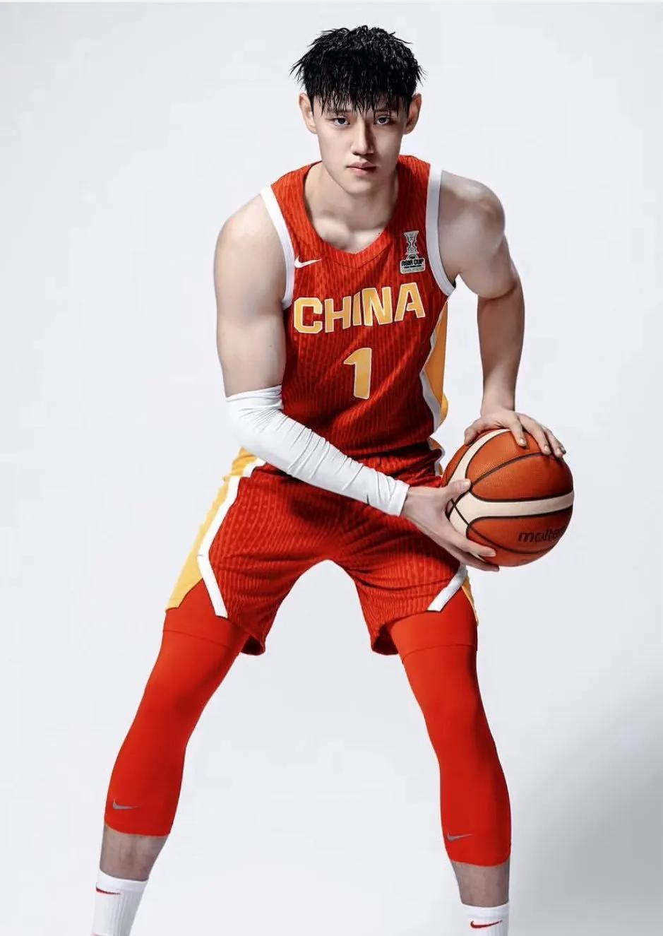 8月3日18：00，北京首钢篮球俱乐部宣布，经过北京首钢篮球俱乐部与球员曾凡博良