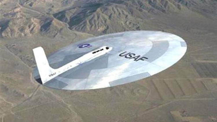 真实影像,它不是外星人的飞碟,而是美国军方生产的飞碟式飞机!