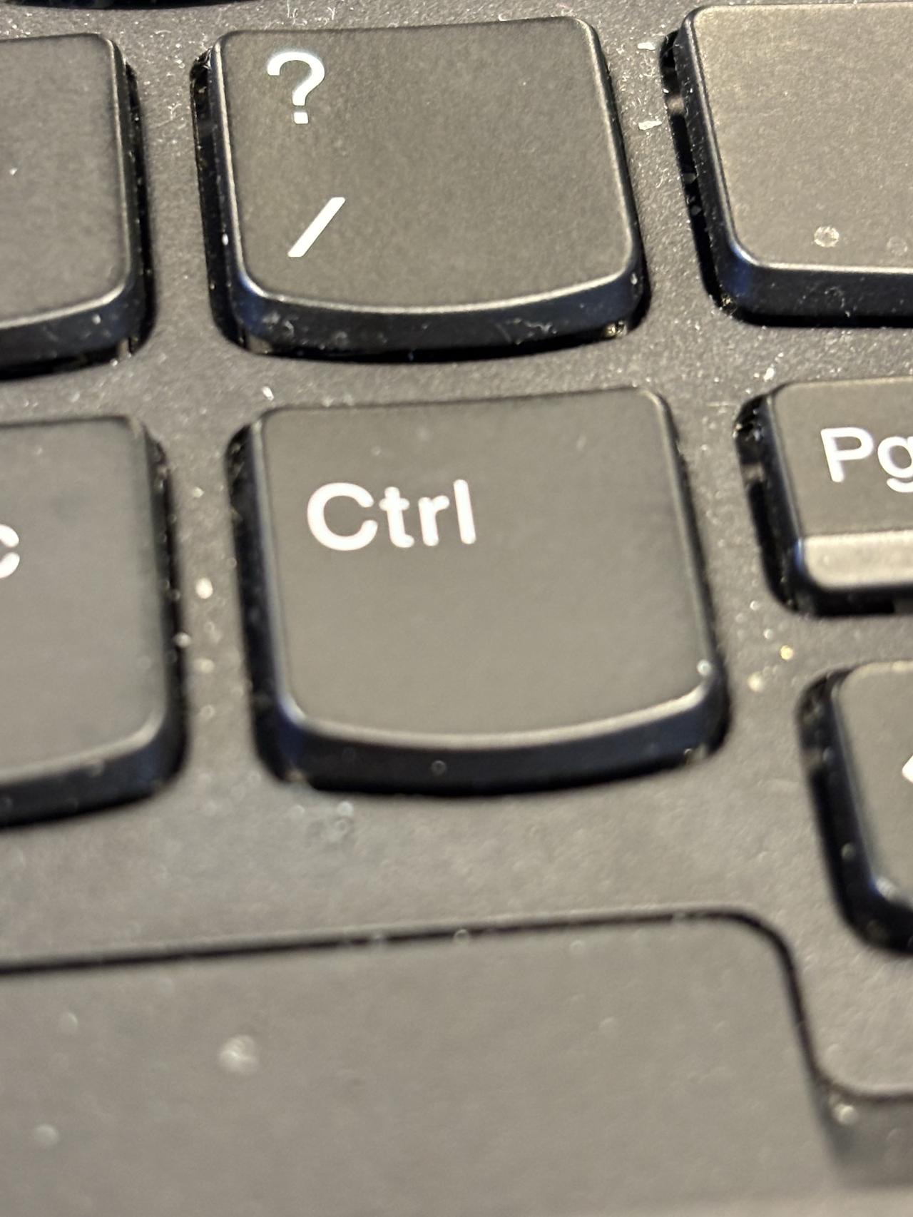 以前的时候，刚开始学用电脑，键盘上次ctrl键记不住，那怎么办？学英语的老办法：