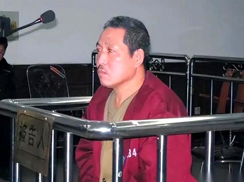 据记载了2005年辽宁抚顺一桩旧案的网传资料显示，当年的街头曾发生过极其惨烈的一