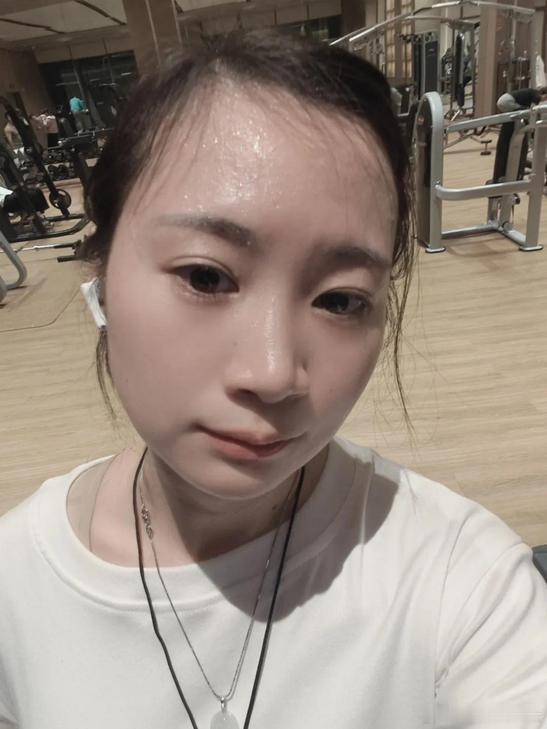 一枝红杏出墙来了大汗淋漓