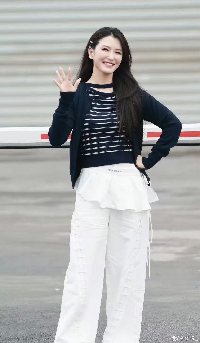 徐洁儿有效出场徐洁儿一出场气质就稳了，戏份不多却足够亮眼，这才是真正的有效出场