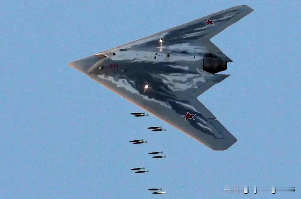 🇷🇺S-70“猎人”（Okhotnik）是一款俄罗斯重型攻击无人机（UAV）