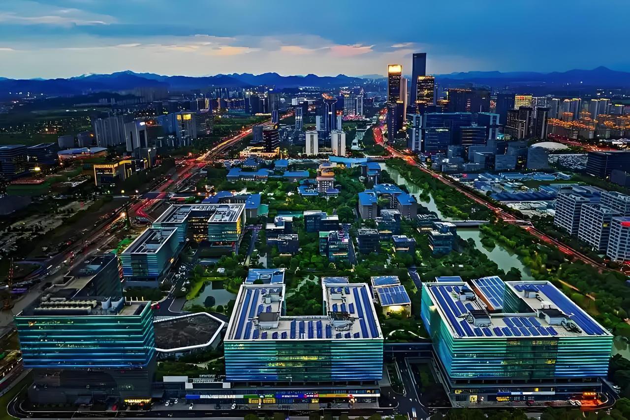 今年杭州余杭区的点有点背，先是良渚仁和街道出现自来水管污染事件，现在又冒出闲林街