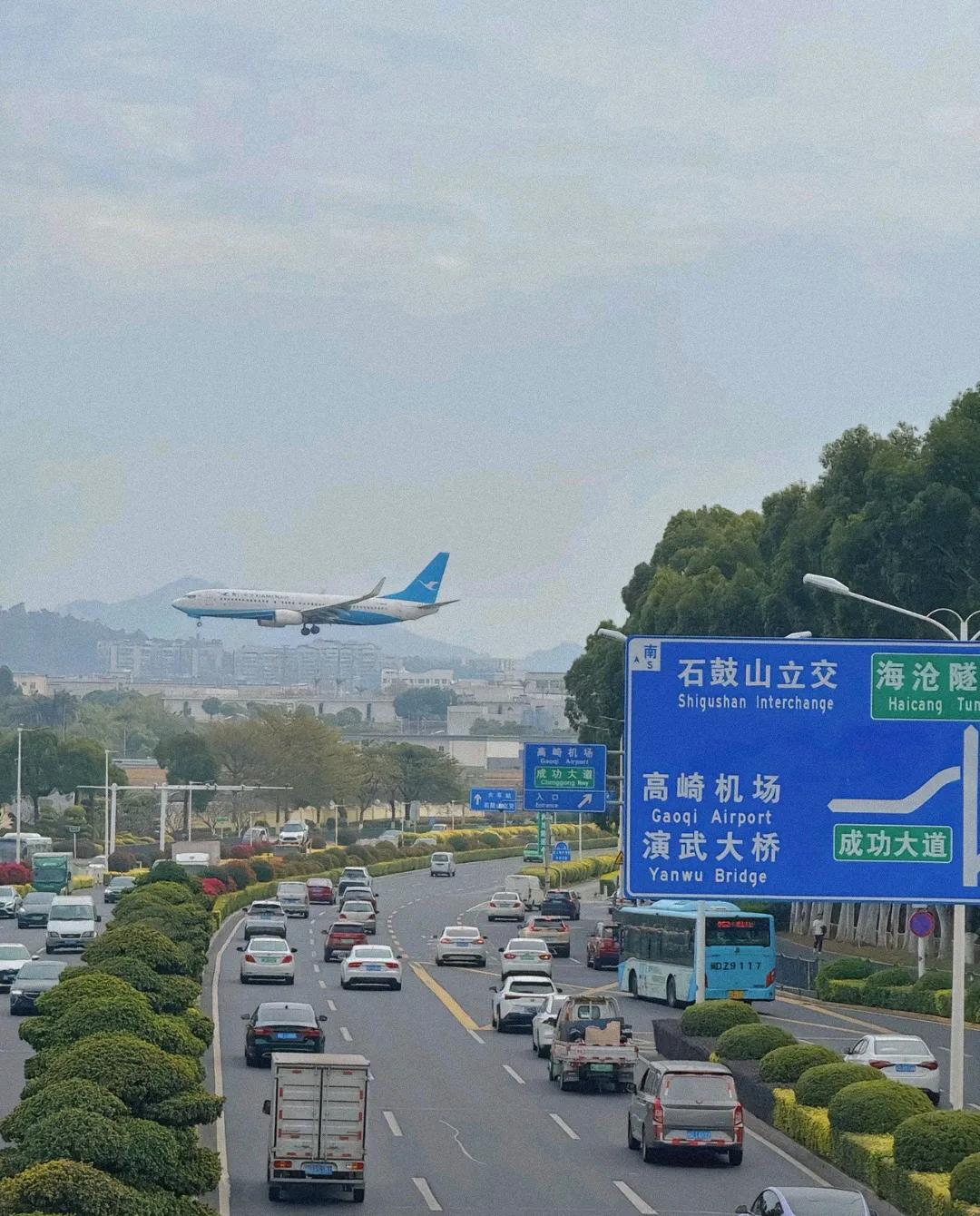 相比大连的gdp低于唐山、烟台，其实真正让我郁闷的这些年大连的建设水准没有多大的