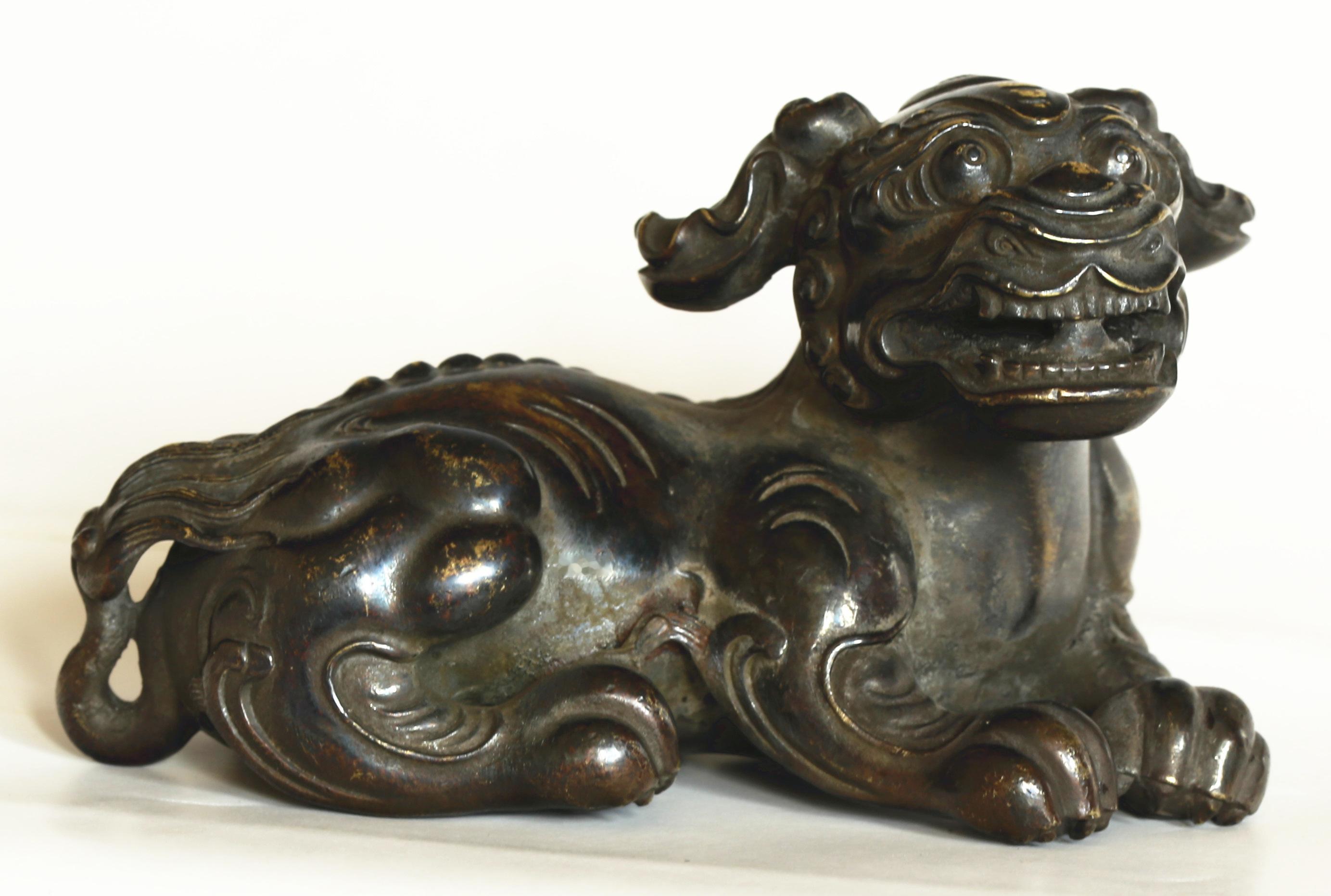 清.文房铜狮子纸镇一件尺寸：重697克，长126MM，高73MM，宽80MM