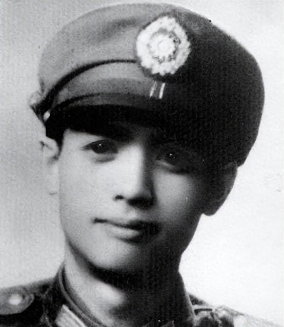1949年深秋，成都。国民党中将韩任民得知：独子韩子重，11月27日牺牲
