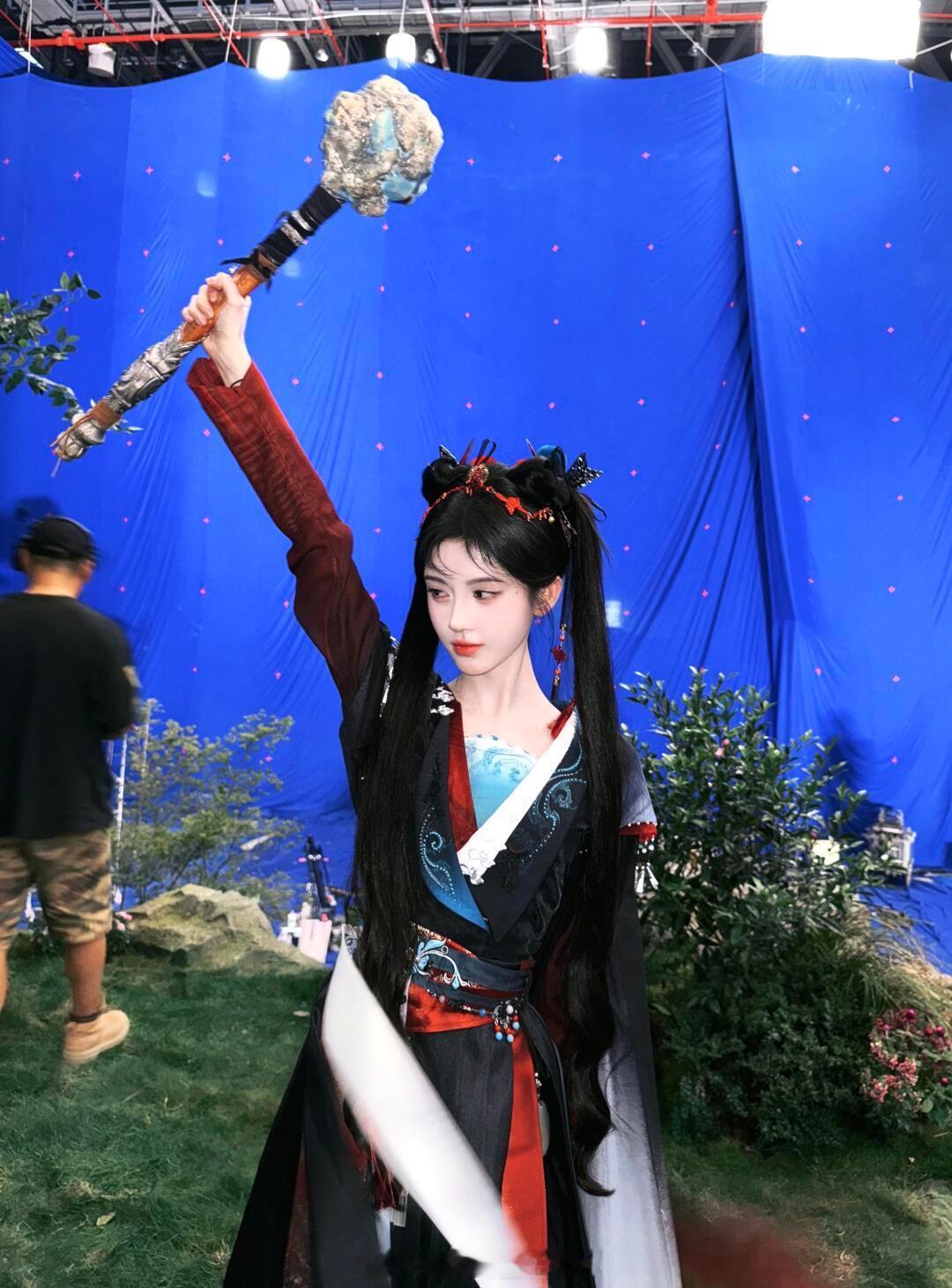 哈哈哈哈哈一模一样，被萌晕过去了..鞠婧祎阿黛​​​