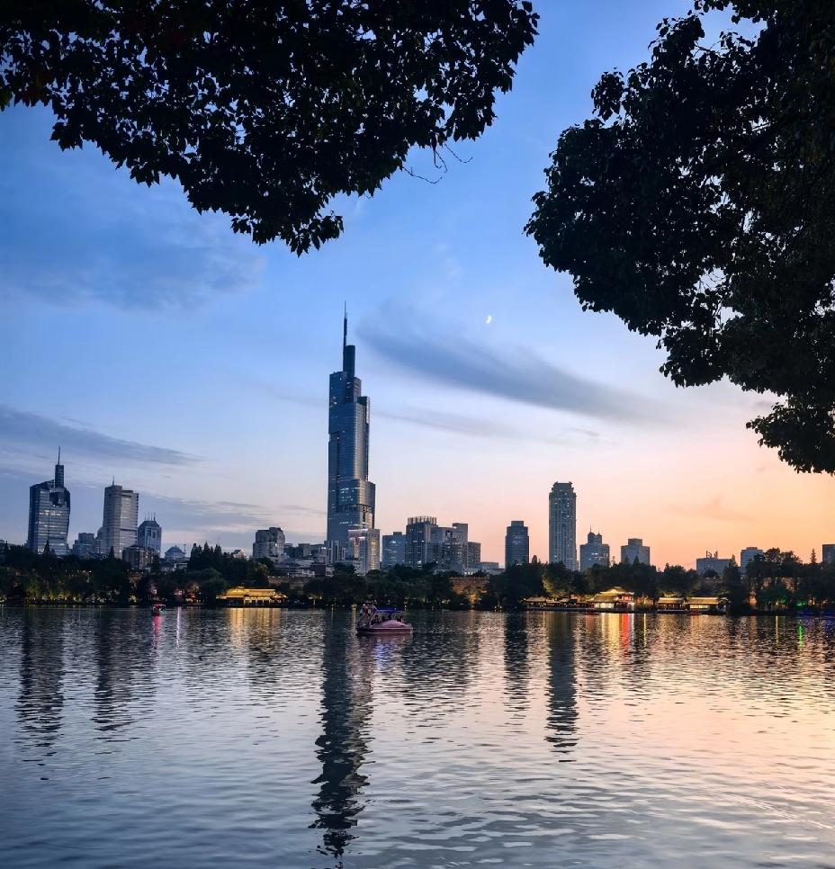 国庆假期最热门的10个旅游城市：1.南京2.成都3.西安4.北