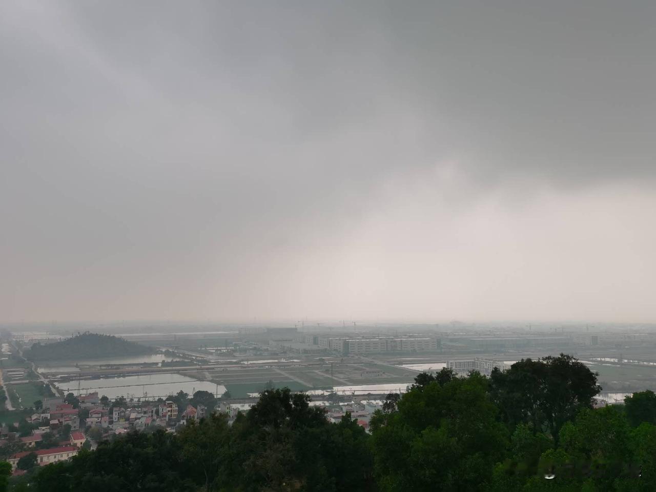 我承认了，越南发展太快了特别是北宁这个城市据不完全统计，中国人口在越南北宁超
