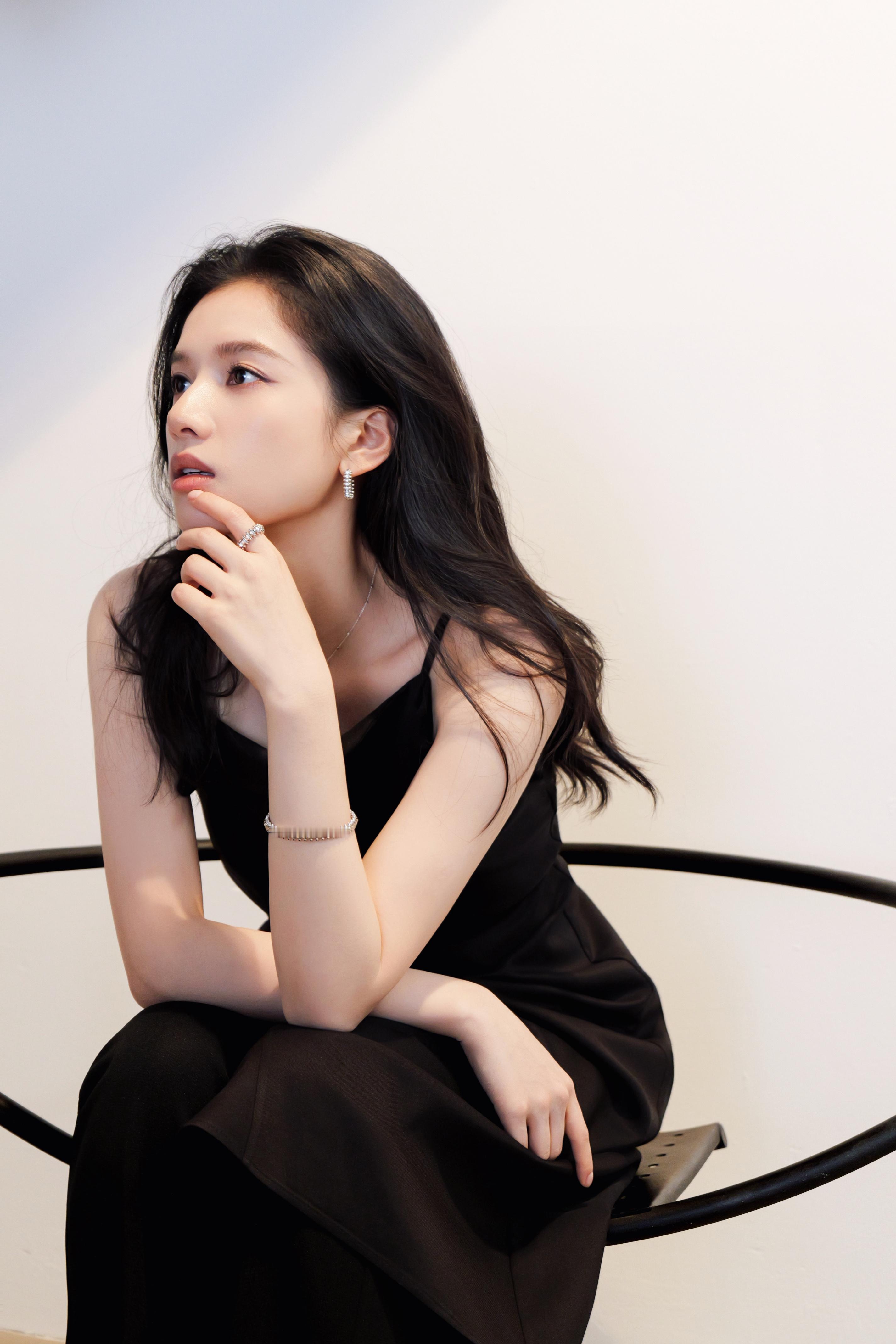 张婧仪的脸真是绝美