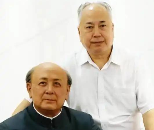 钱学森的儿子钱永刚，一生中两次辍学，初中数学考30分，高中没念完就另谋出路，而父