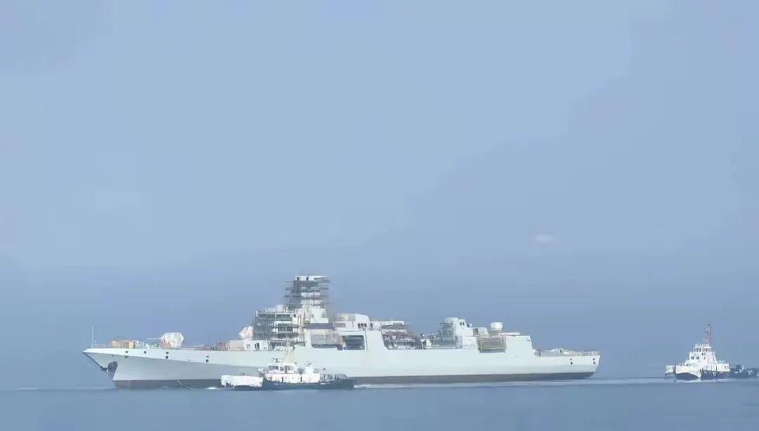 055第二批次建造完成后必然会迎来大改，目前的055平台已经有些跟不上舰载武器的