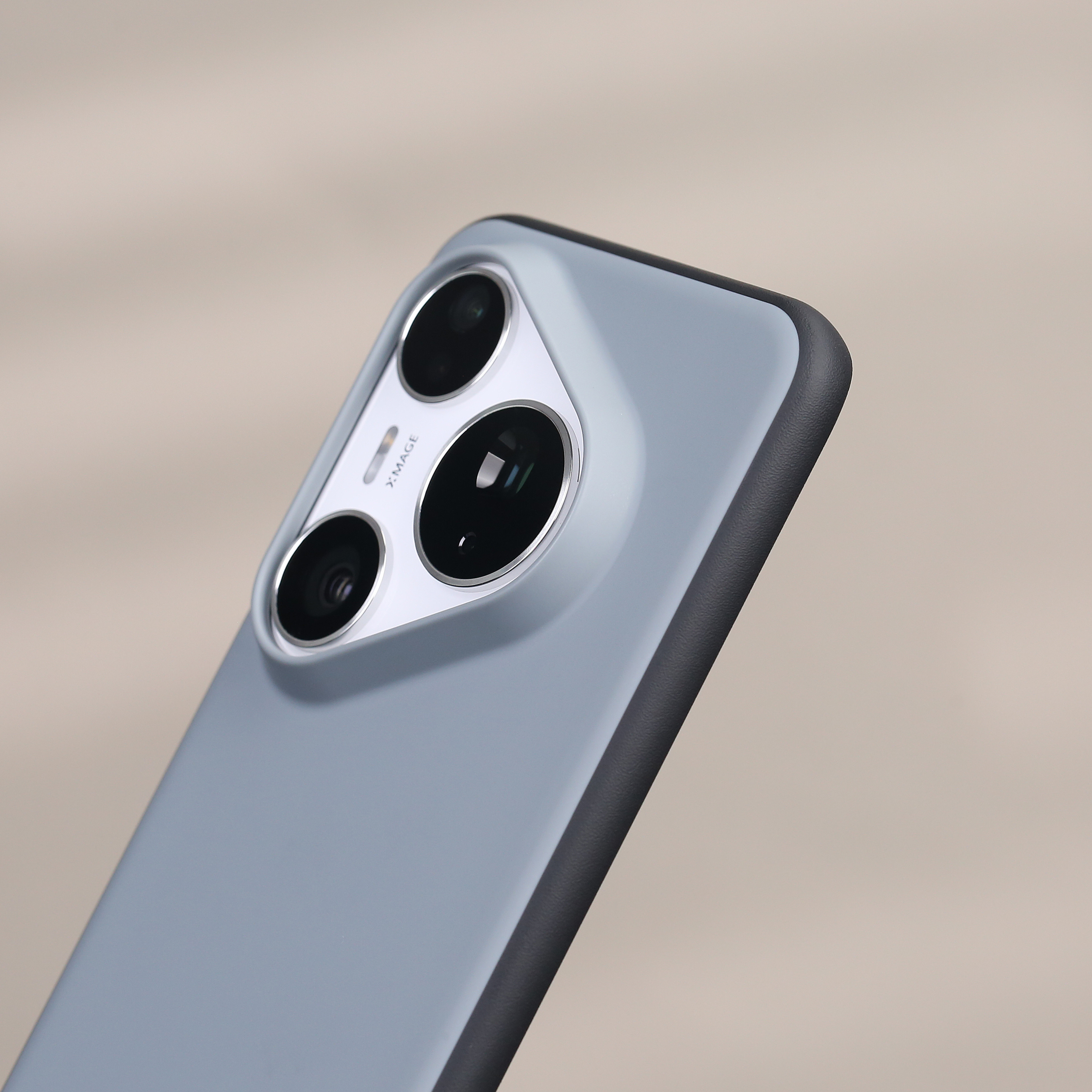 Pura80Pro/Pro+013，非磁吸轻约24.9克，边框薄约1.4