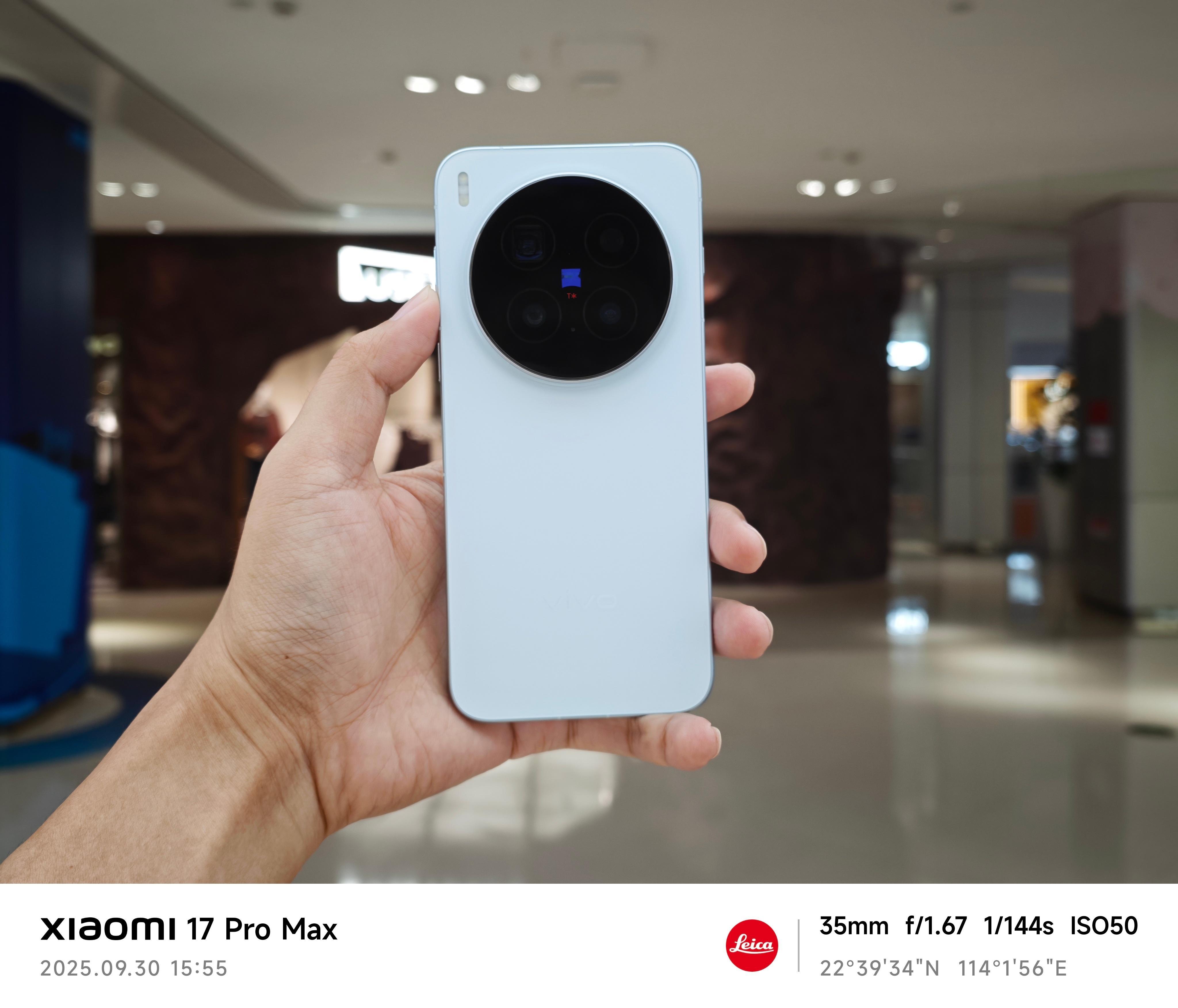 卧槽？vivoX300系列店里都已经摆样机了，这么快，这个蓝色X300Pr