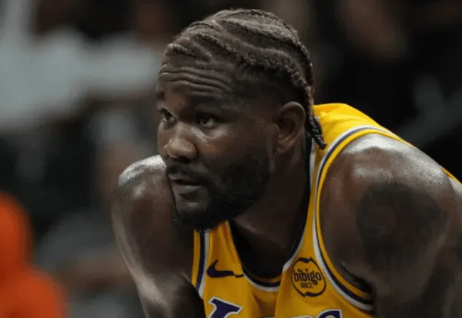 NBA杯小组赛，湖人117-112战胜灰熊。赛后，湖人球员德安德烈-艾顿接受了