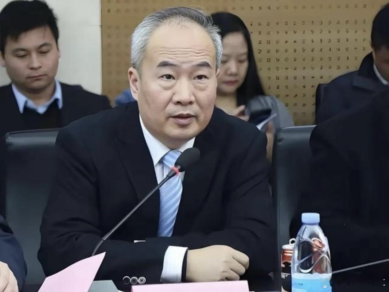 统治中国摩托23年，不是张雪，是这个河南老头前两天，张雪机车在捷克站又拿了个冠军