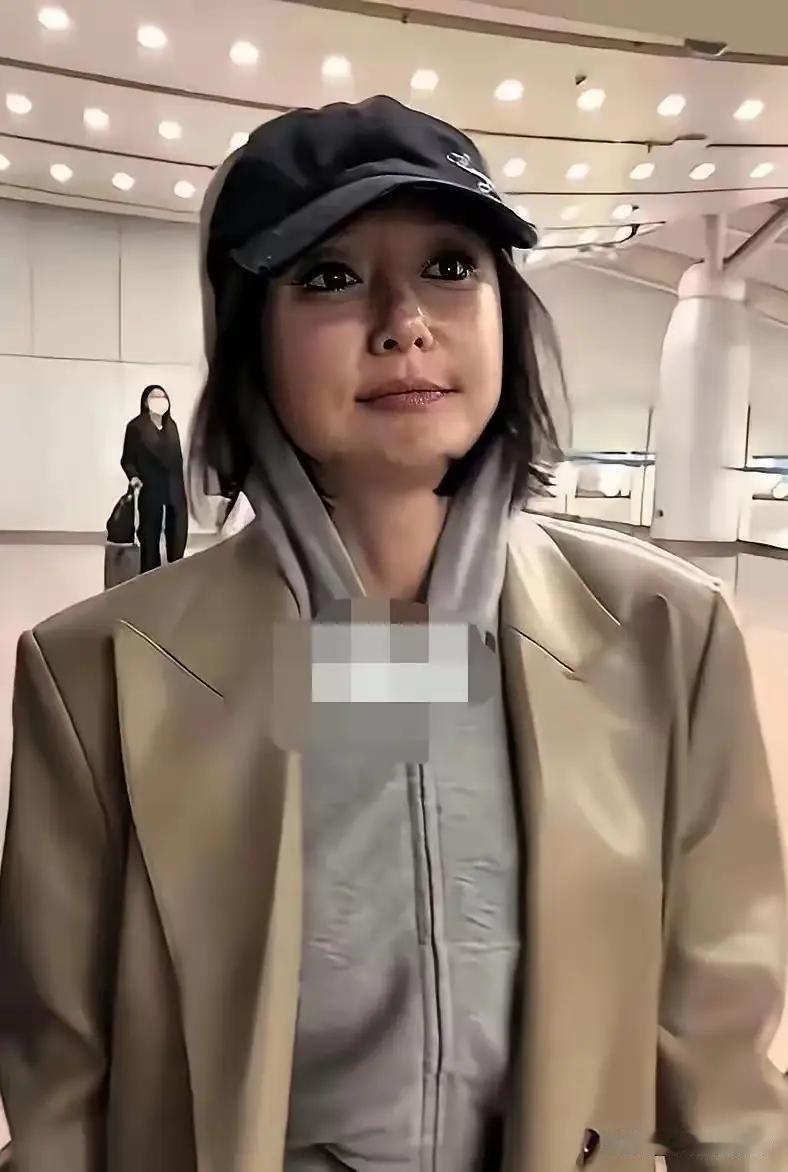 年轻时秦岚美得惊人，身材苗条气色红润，可惜岁月不饶人女神老了说起秦岚，很多人脑