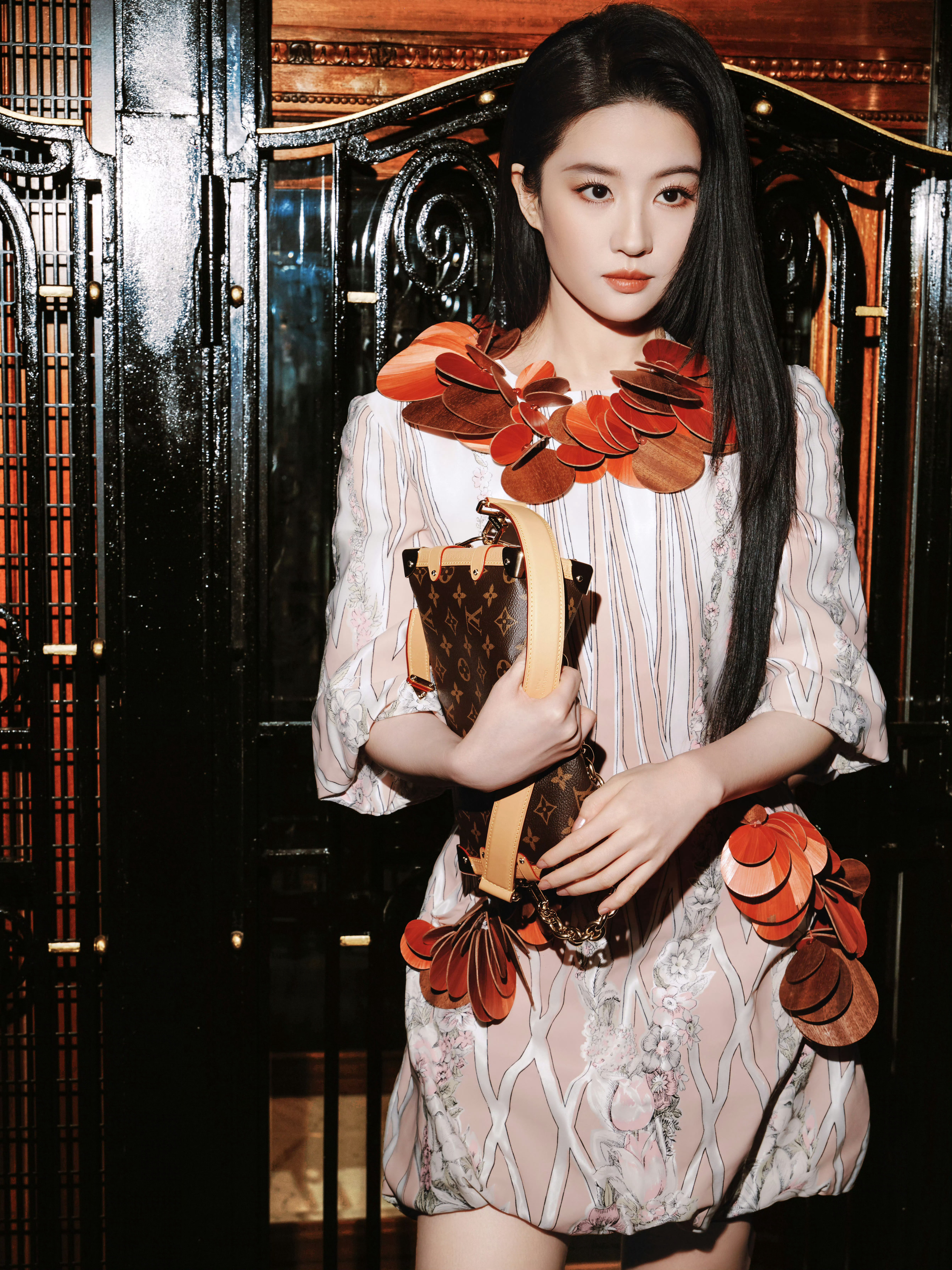 刘亦菲xLv看秀出图