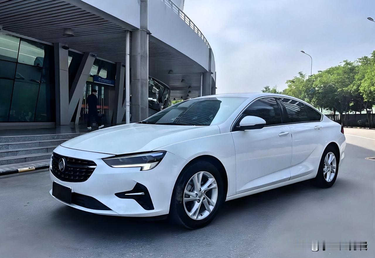 先上核心结论：新君威油耗完全在B级车主流水准，没有网上传的那么夸张！我开的是20