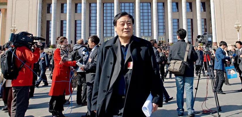 宗庆后出生在徐州的，排“后”辈，有个弟弟叫宗泽后，父亲是宗启騄，最近曝光有宗继昌