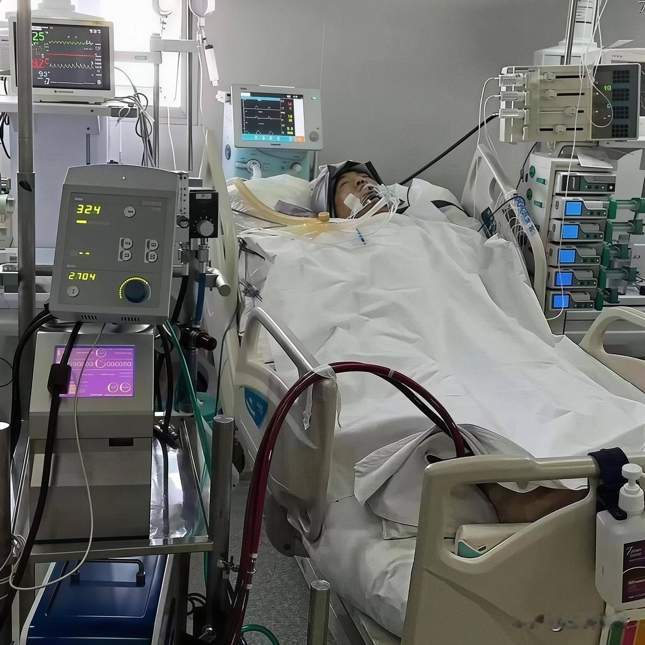 浙江兰溪，一30岁男子脑出血在ICU抢救，治疗费哗哗往外流，母亲积蓄花完，拿儿子