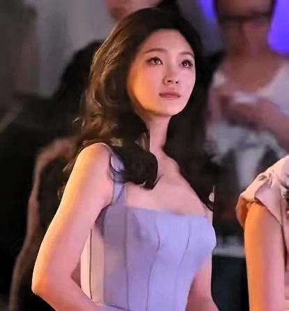 冷白皮背后的代价是什么，值得吗引言是关于冷白皮，大S被神话了，大家都追捧她的白