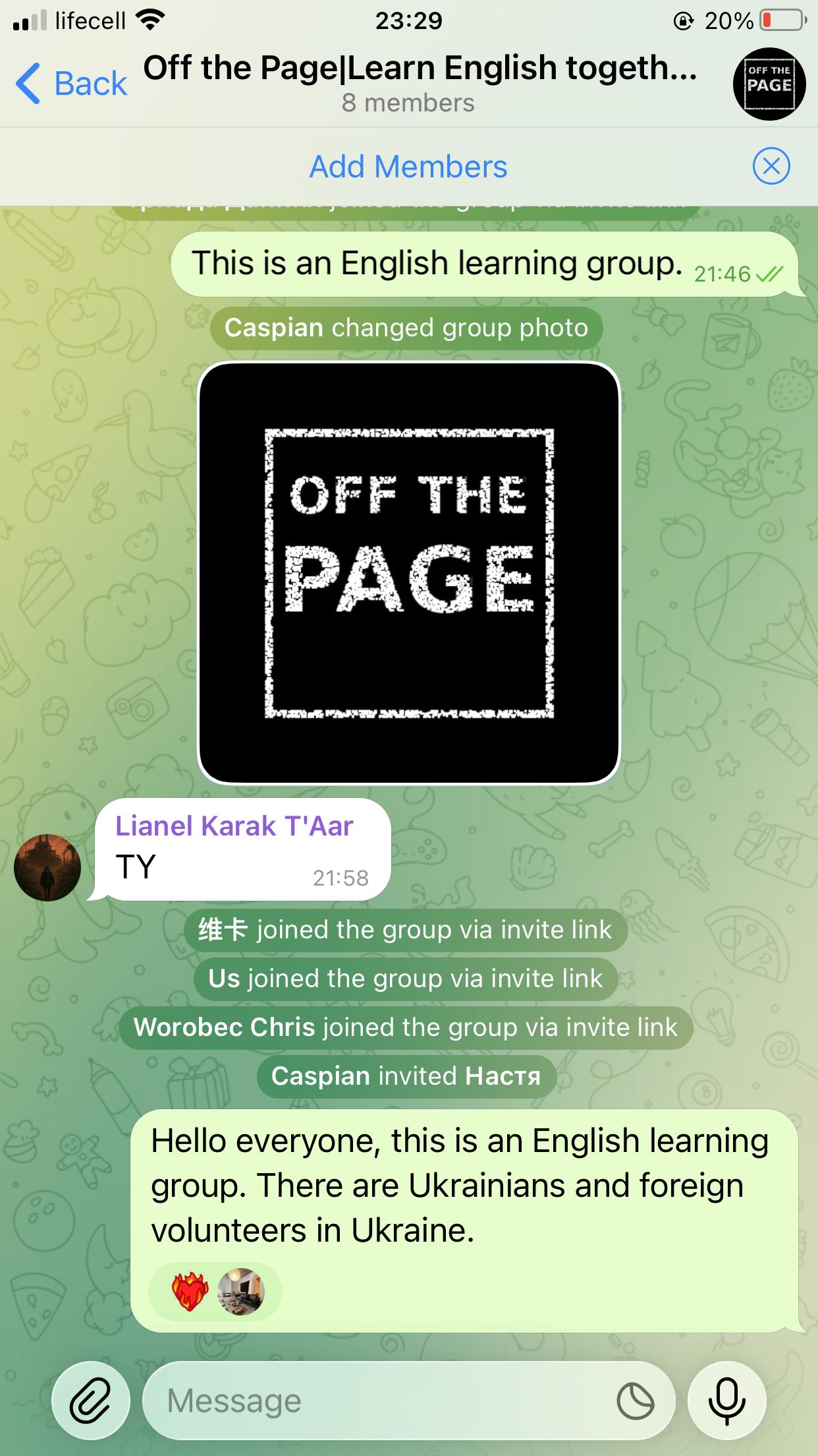 今晚突发奇想，成立了一个学英语的电报群，叫做“OffthePage”。把我认